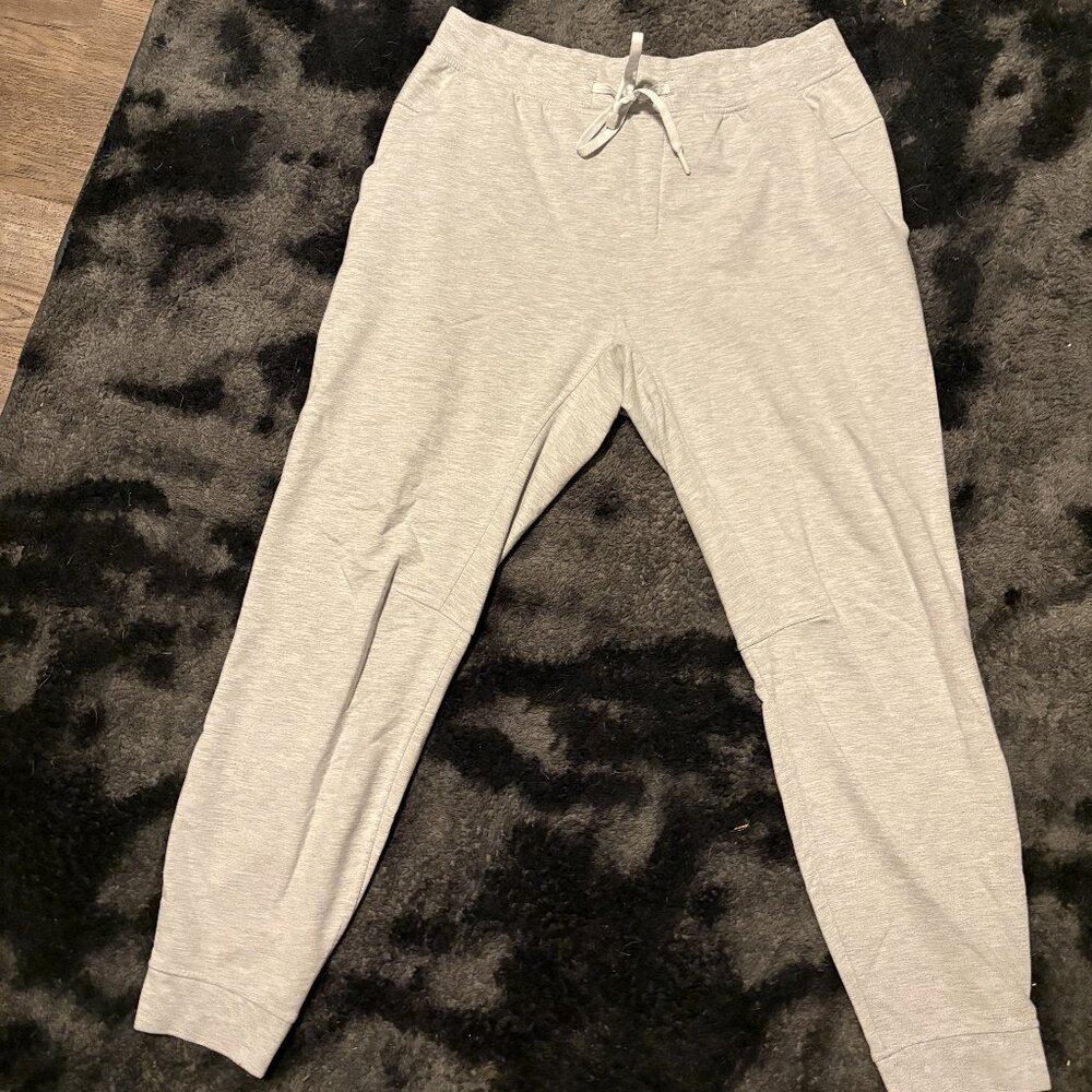 Lululemon light grey sweatpants zip rear pocket Large joggers